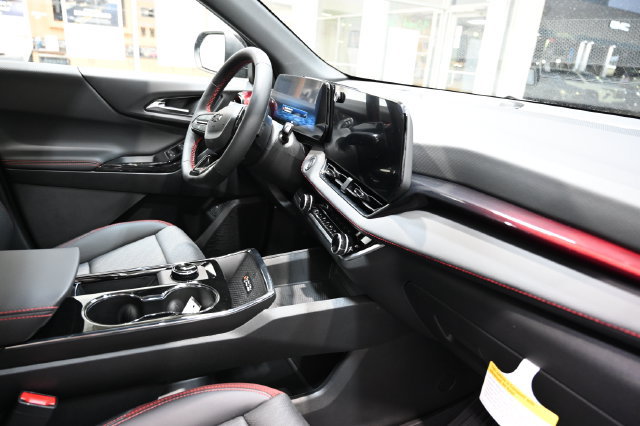 New 2027 Chevrolet Equinox RS w/ Safety and Technology Package AWD/4WD image 13