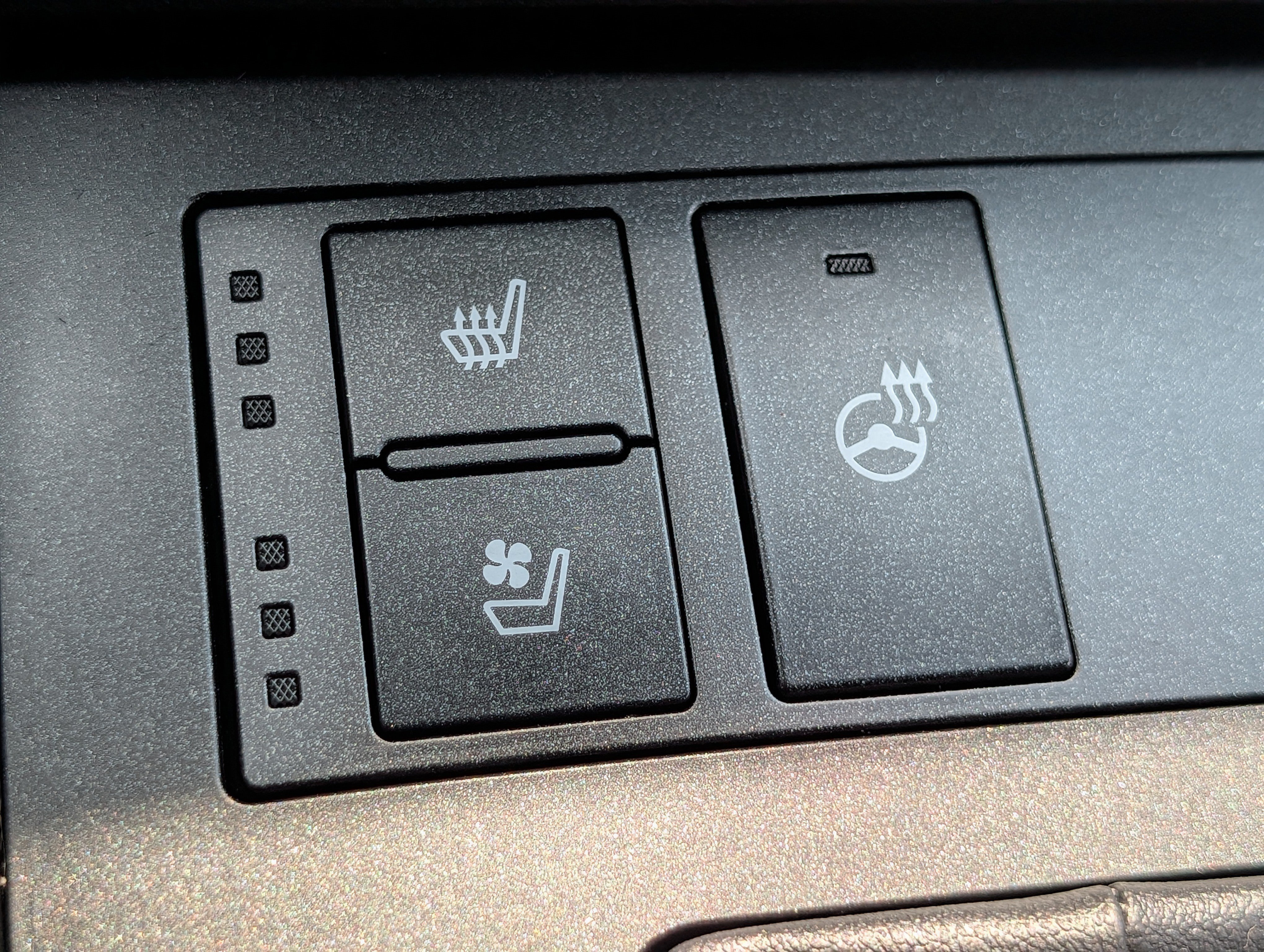 Used 2022 Lexus IS 300 AWD w/ Premium Package image 26