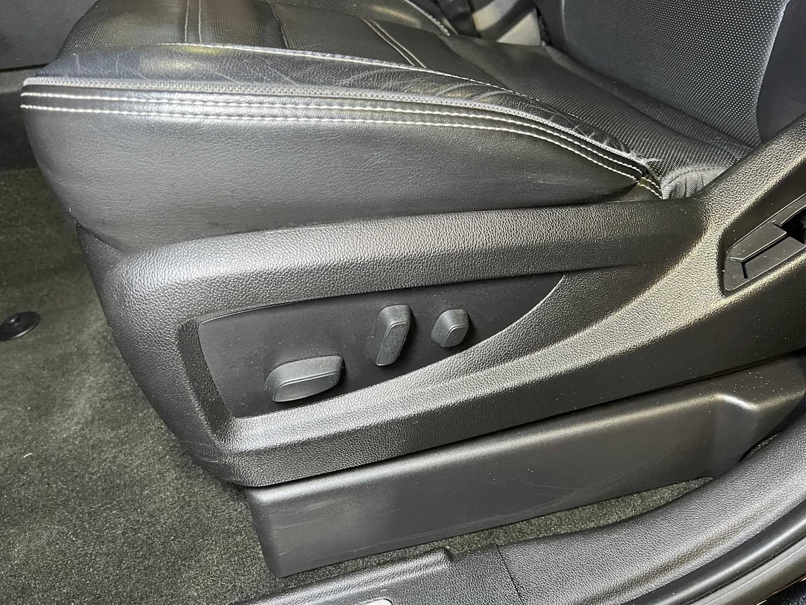 Used 2017 GMC Yukon Denali image 23