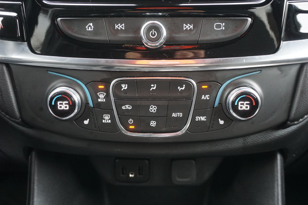 Used 2023 Chevrolet Traverse LT AWD/4WD image 13
