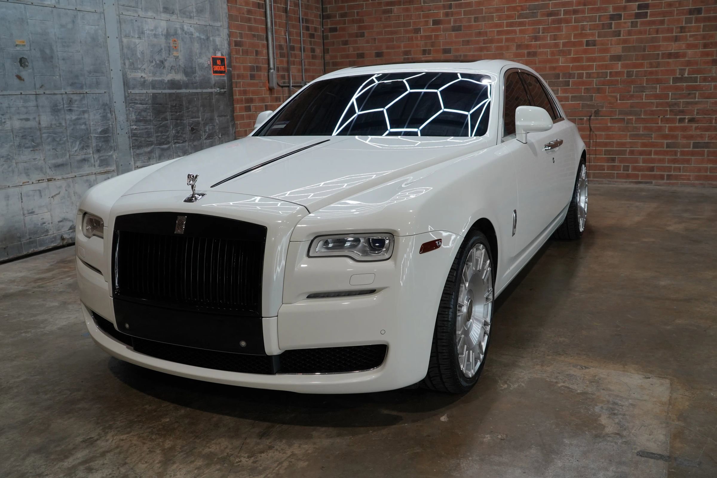 Used 2015 Rolls-Royce Ghost image 6