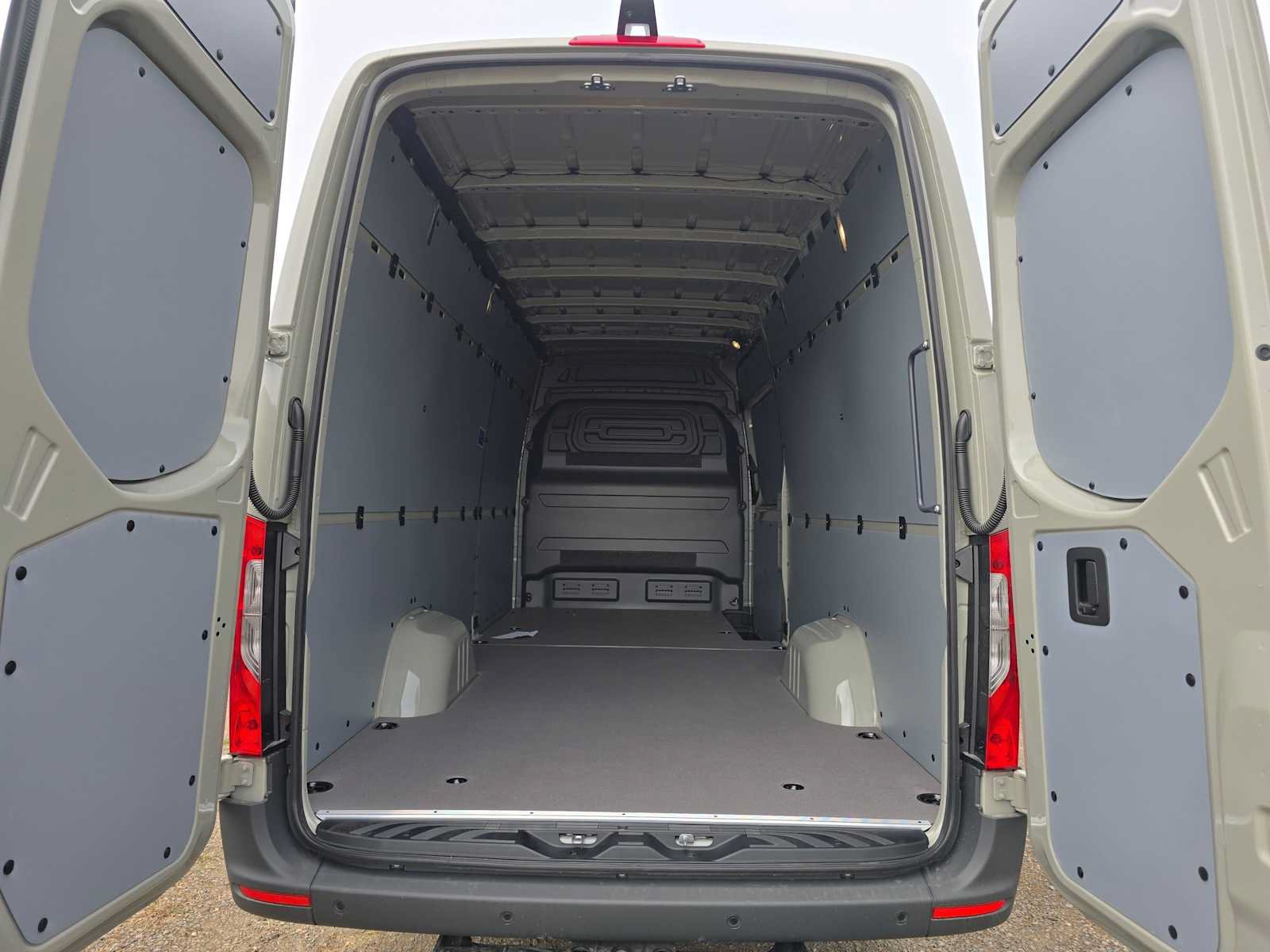 Used 2026 Mercedes-Benz Sprinter 2500 image 19