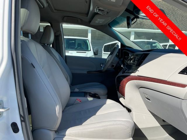Used 2011 Toyota Sienna XLE image 15