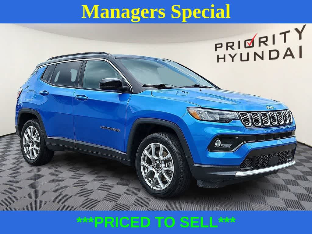 Used 2025 Jeep Compass Limited AWD/4WD image 3