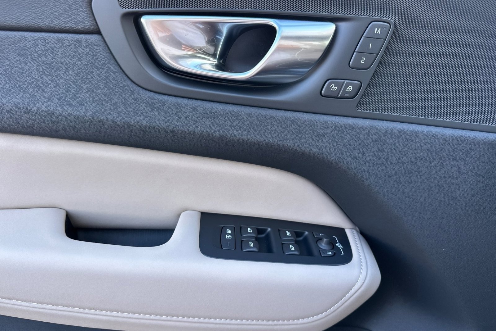 New 2026 Volvo XC60 B5 Plus w/ Protection Package image 14