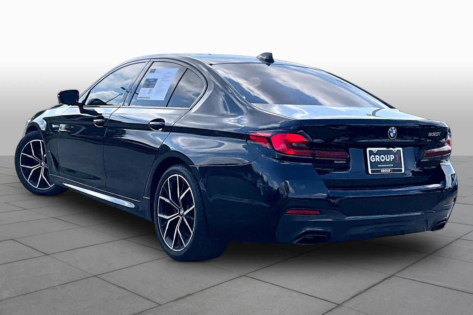 Used 2022 BMW 530i w/ M Sport Package RWD image 10