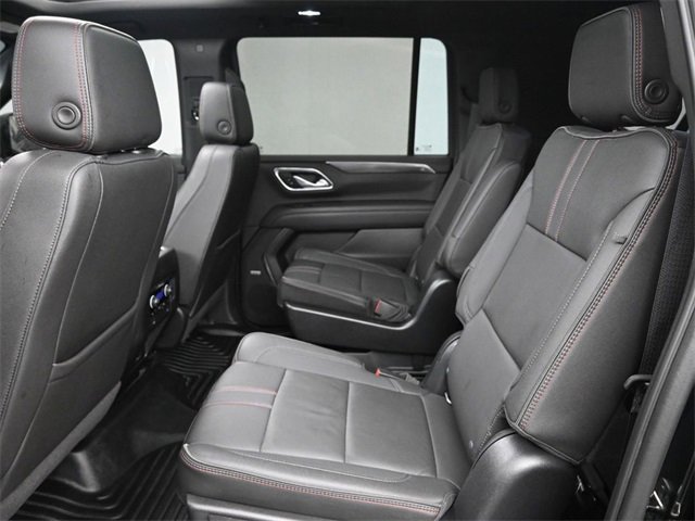 Used 2022 Chevrolet Suburban RST w/ Sport Performance Package image 33