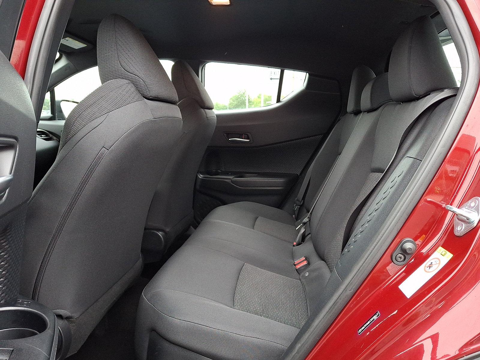 Used 2019 Toyota C-HR XLE FWD image 10