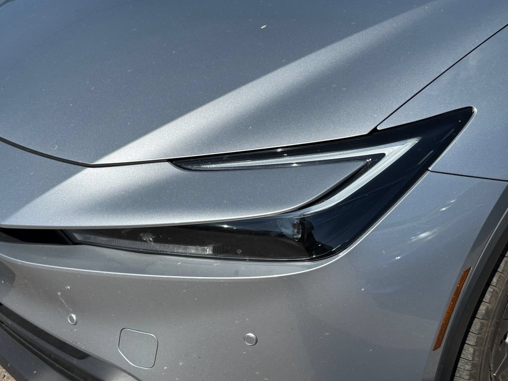 Used 2024 Toyota Prius LE FWD image 4