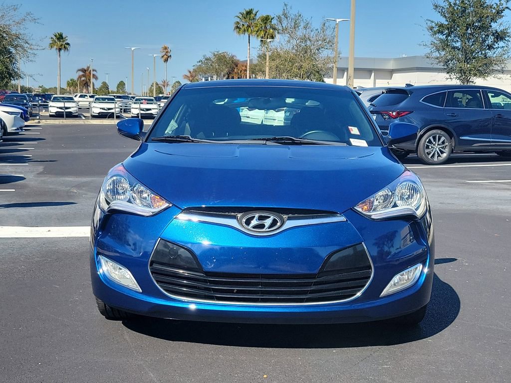 Used 2017 Hyundai Veloster Value Edition w/ Graphic Package (Lower Body) image 2