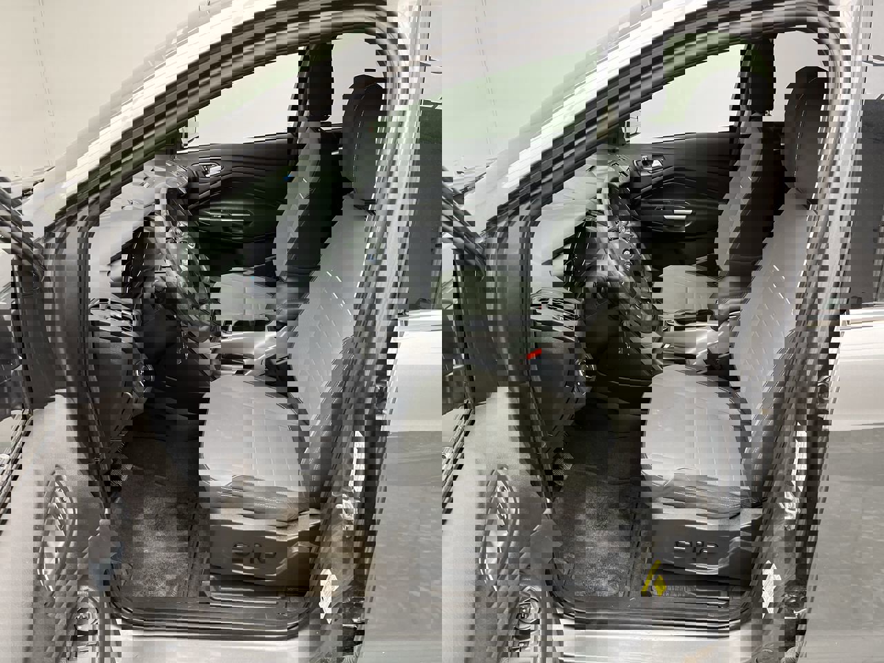 Used 2014 Ford Escape SE w/ Equipment Group 201A AWD/4WD image 3