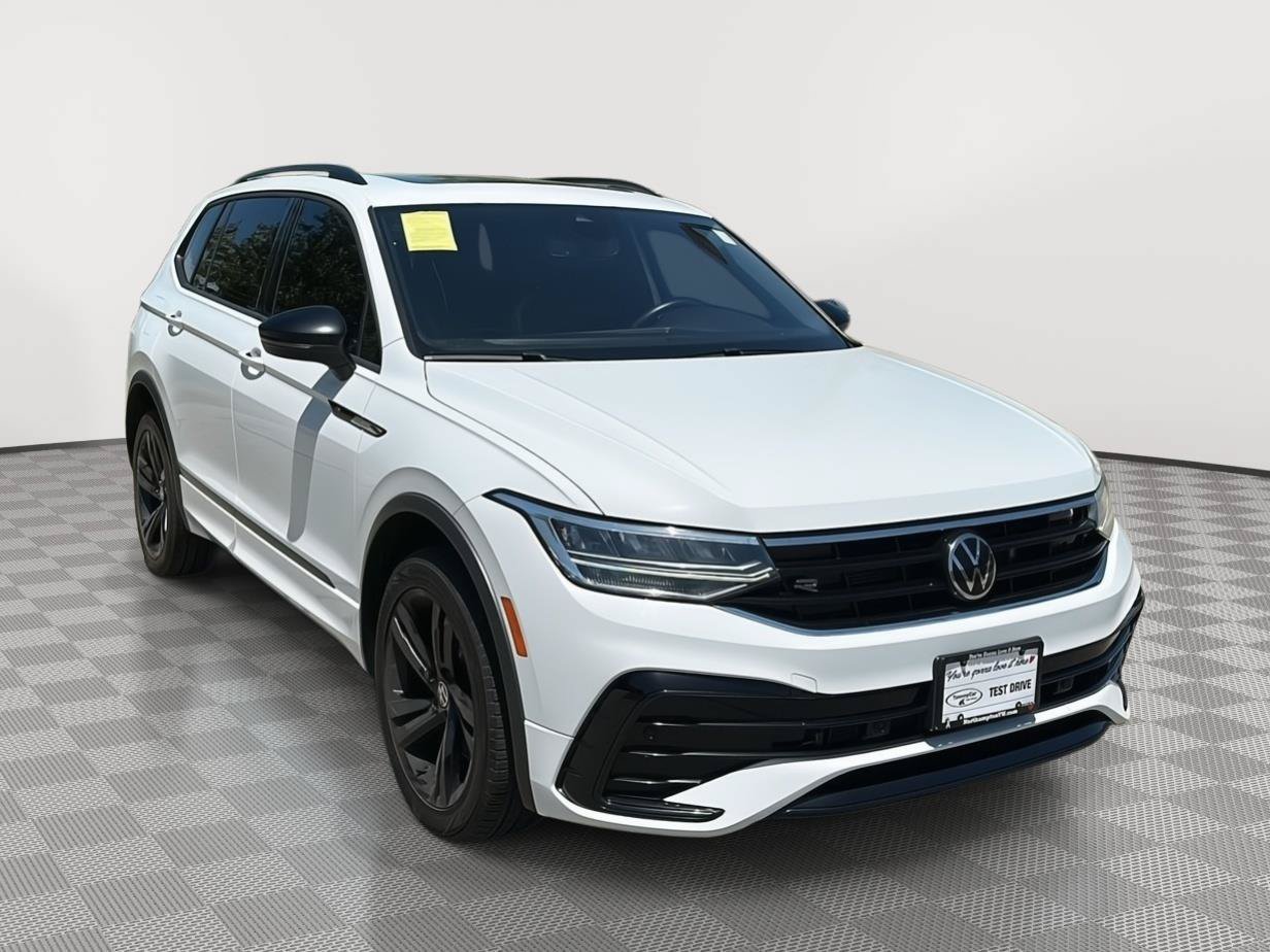 Used 2022 Volkswagen Tiguan SE R-Line AWD/4WD image 3