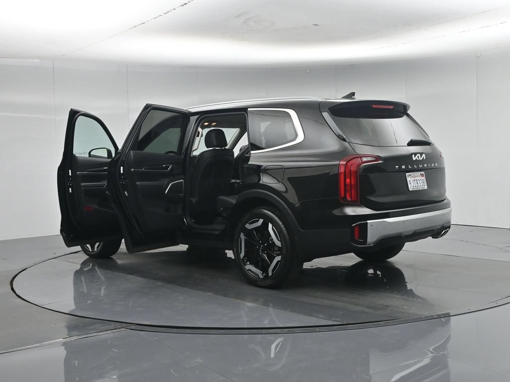 Used 2024 Kia Telluride S FWD image 38
