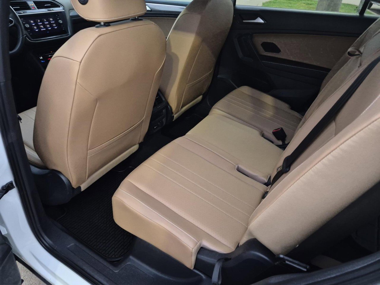 Used 2022 Volkswagen Tiguan SE R-Line image 14