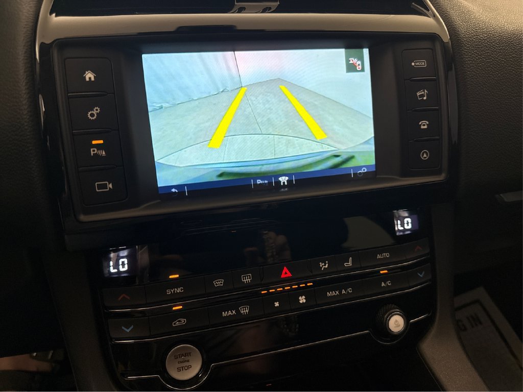 Used 2018 Jaguar F-PACE Premium AWD/4WD image 37