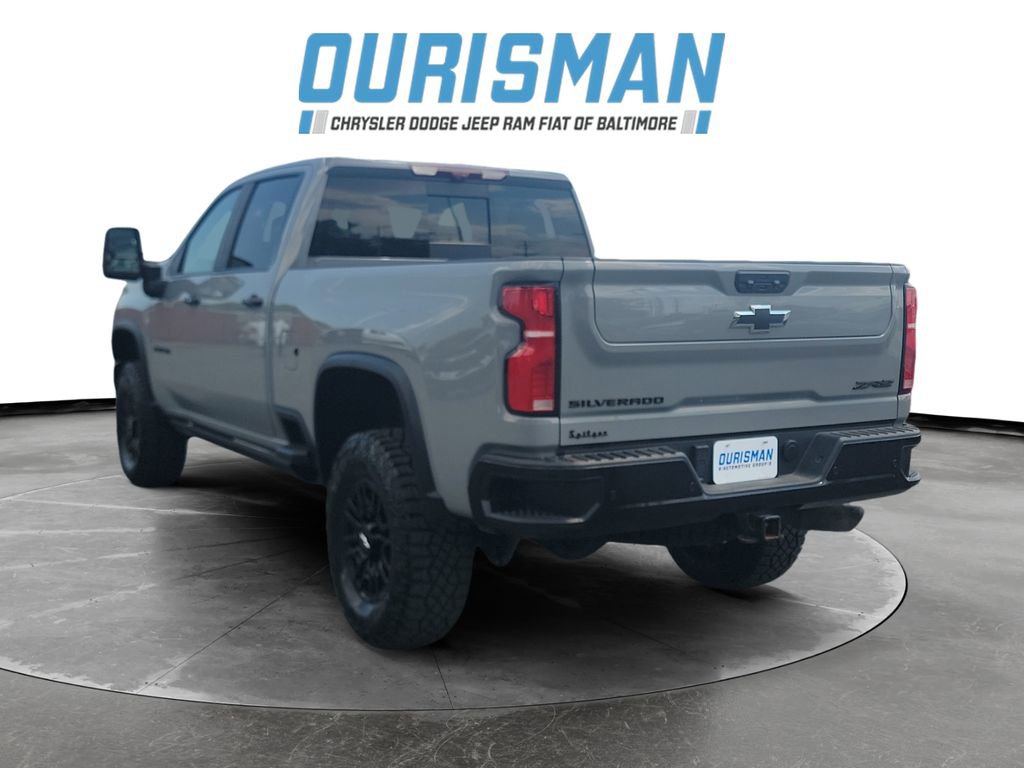 Used 2024 Chevrolet Silverado 2500 ZR2 w/ Technology Package AWD/4WD image 4