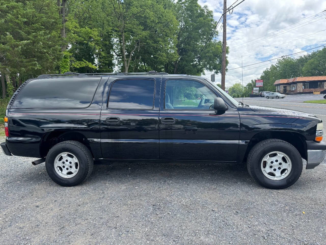 Used 2006 Chevrolet Suburban LS w/ Smart Select Package image 6
