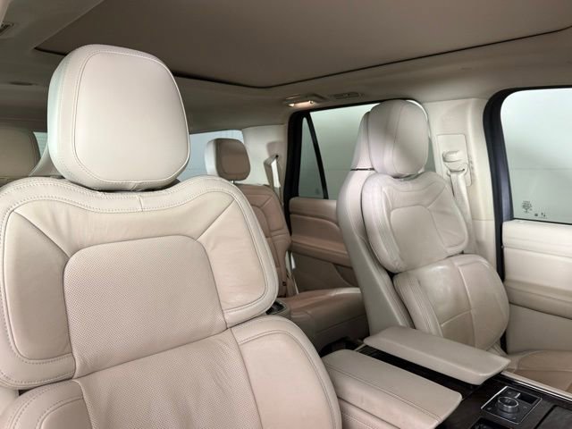 Used 2020 Lincoln Navigator L Reserve w/ Luxury Package AWD/4WD image 33