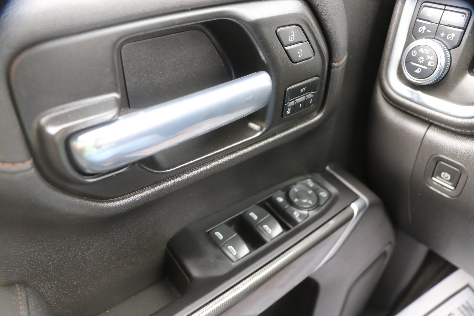 Used 2022 GMC Sierra 1500 AT4 AWD/4WD image 11