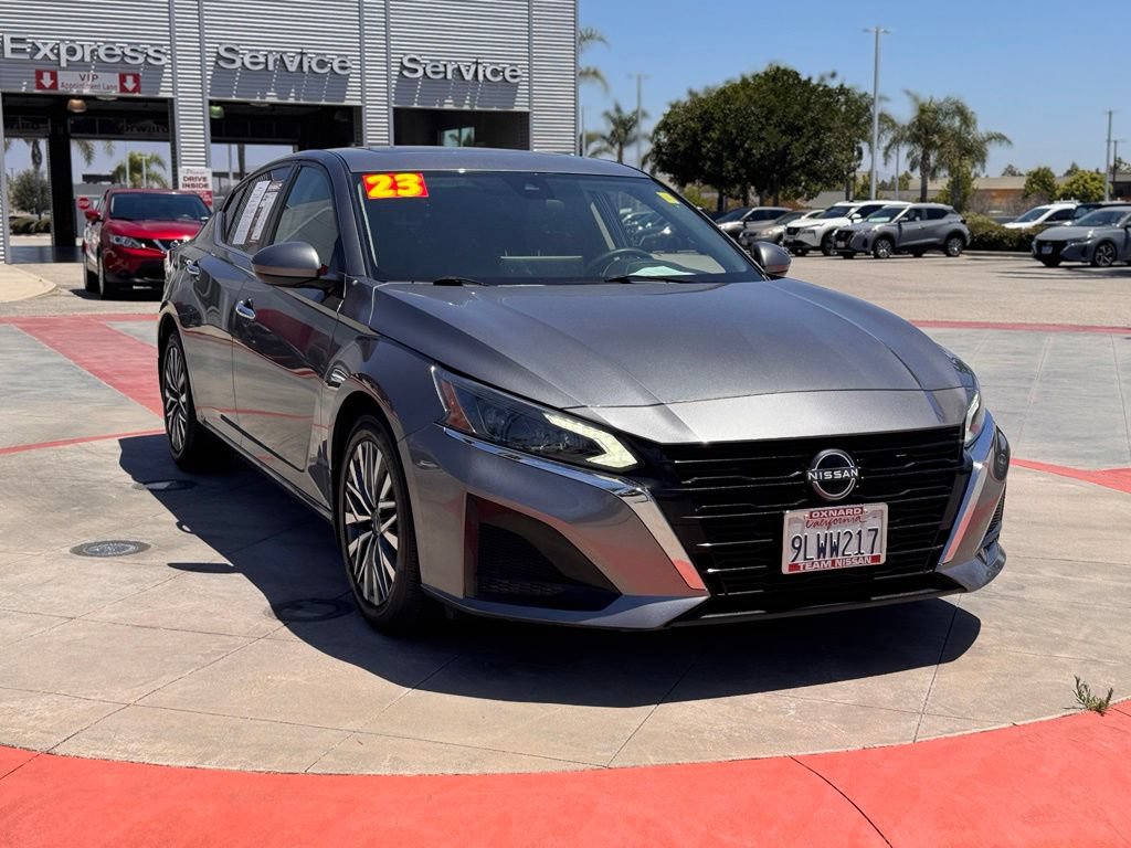 Certified 2023 Nissan Altima 2.5 SV w/ SV Premium Package FWD image 2