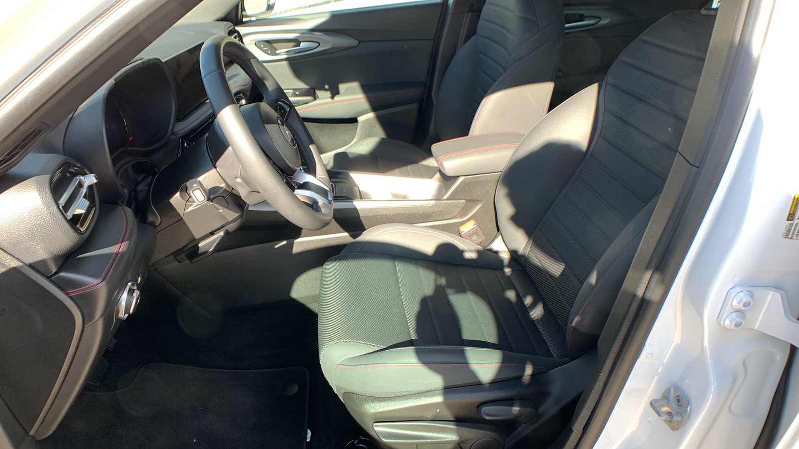 Used 2024 Dodge Hornet GT image 12