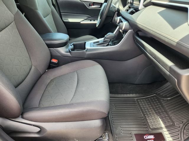 Used 2023 Toyota RAV4 XLE AWD/4WD image 16