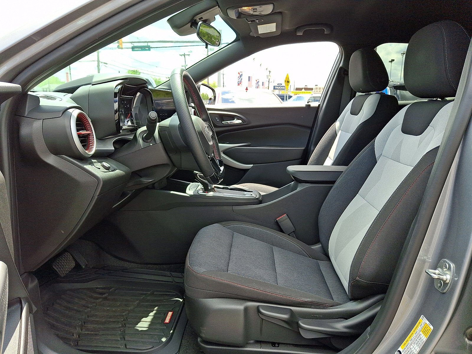 Used 2024 Chevrolet Trax RS w/ Driver Confidence Package FWD image 12