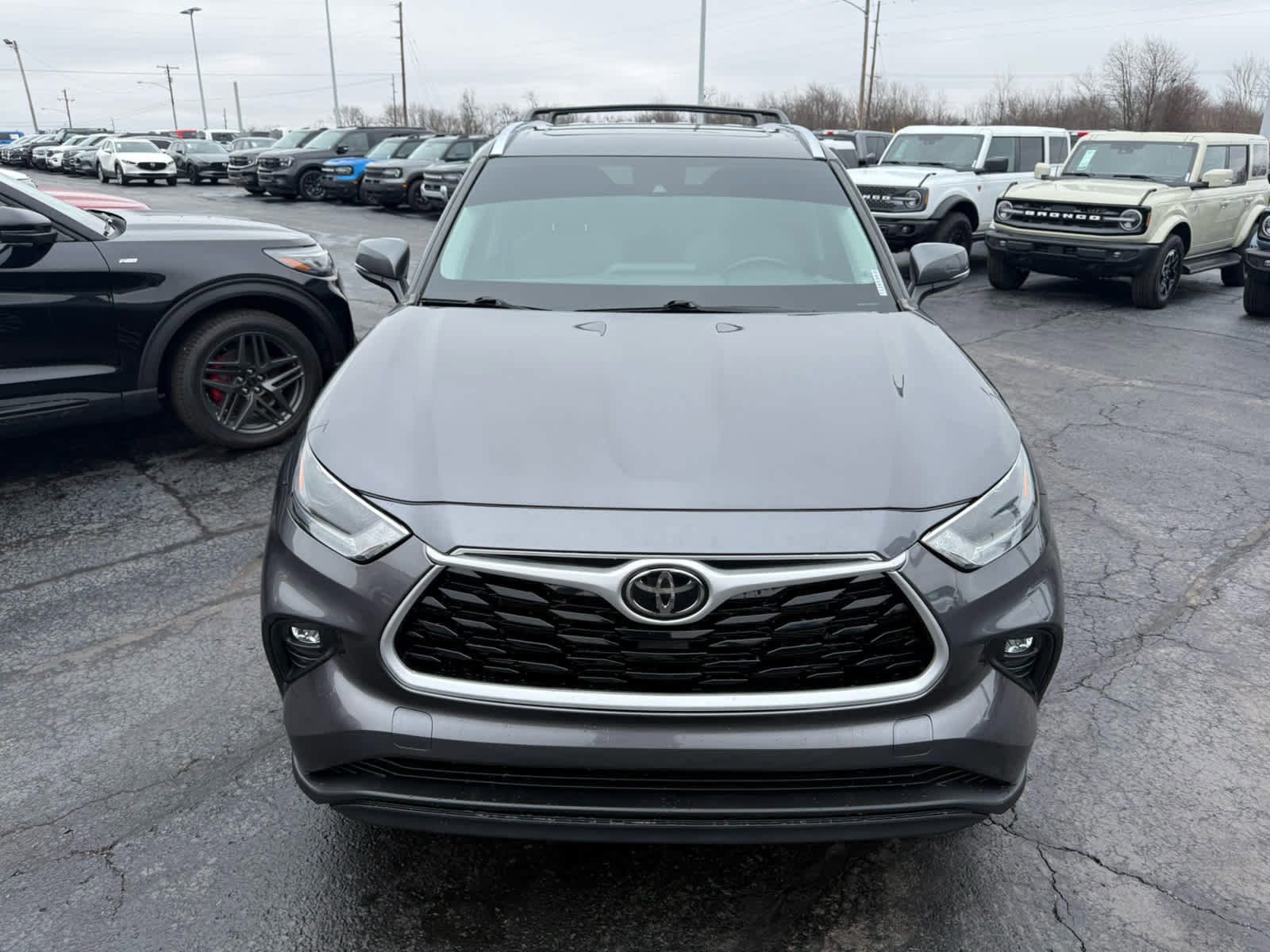 Used 2021 Toyota Highlander XLE image 23