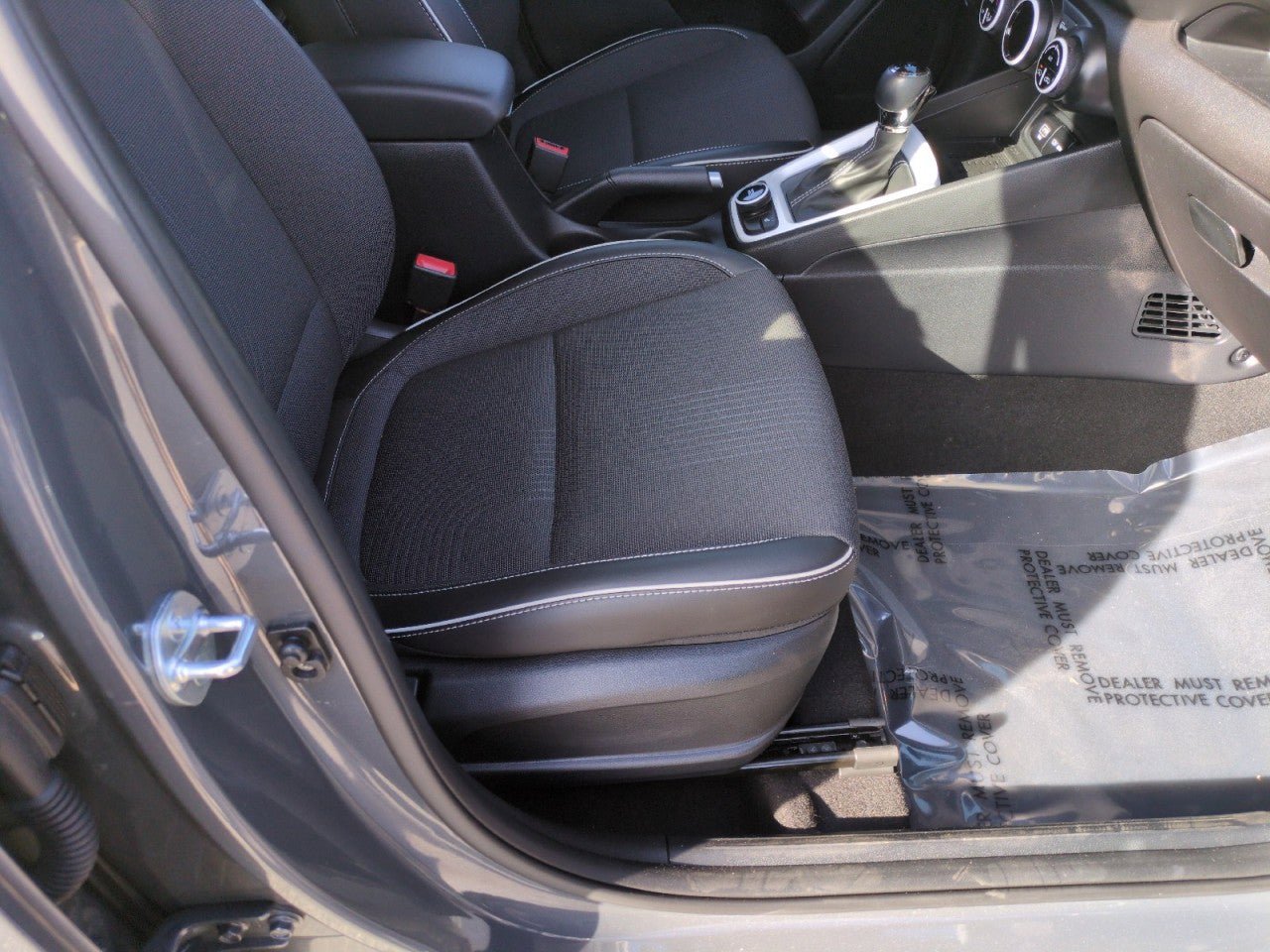 Used 2023 Hyundai Venue Limited w/ Cargo Package FWD image 42