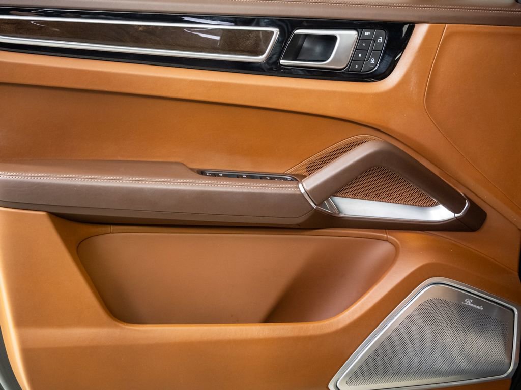 Certified 2023 Porsche Cayenne Turbo AWD/4WD image 6