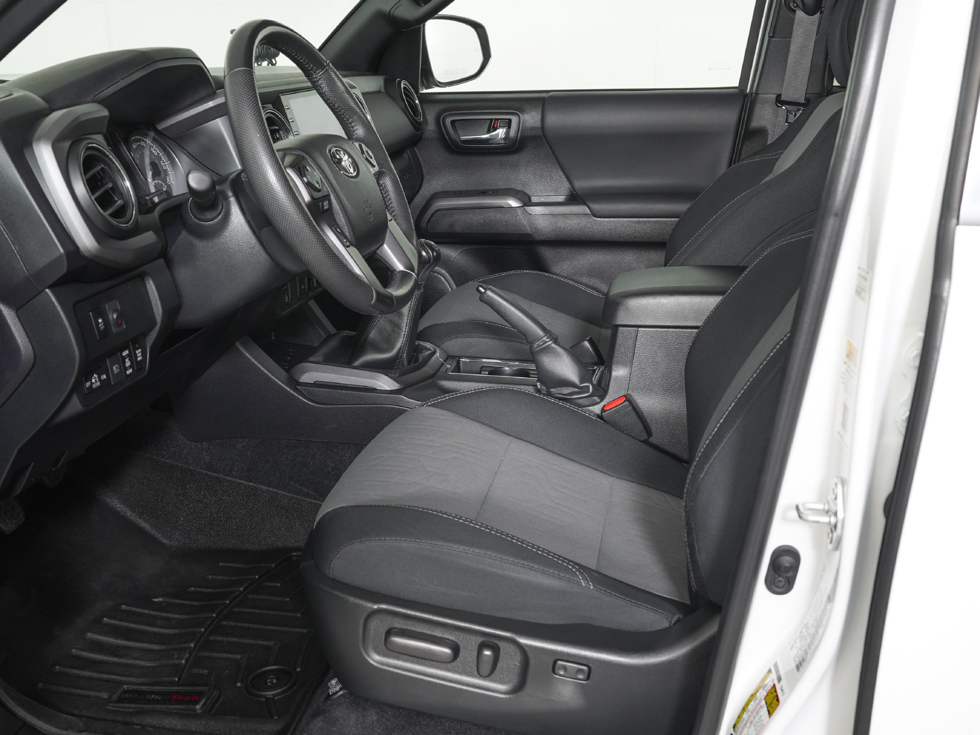 Used 2022 Toyota Tacoma TRD Sport w/ Technology Package AWD/4WD image 12