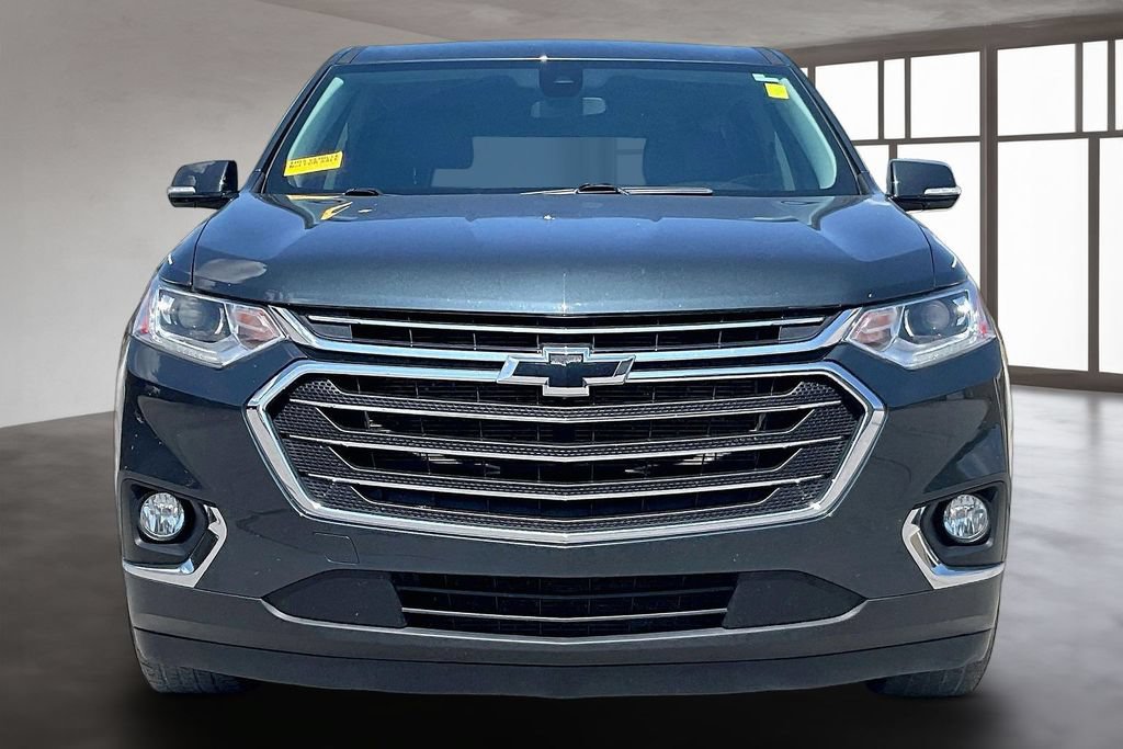 Used 2020 Chevrolet Traverse LT w/ Driver Confidence II Package FWD image 2