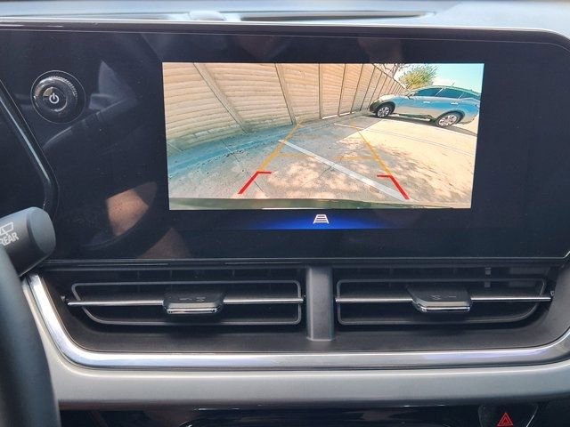 Used 2024 Chevrolet Trax LT w/ Sunroof Package image 6