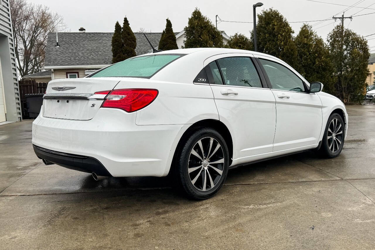 Used 2014 Chrysler 200 Touring w/ 200 S Group FWD image 3