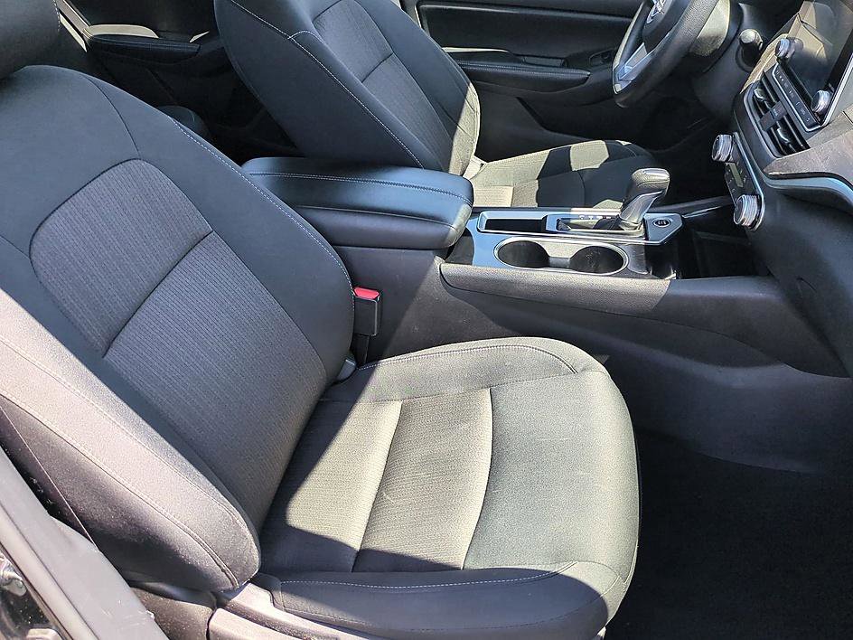 Used 2024 Nissan Altima 2.5 SV FWD image 36