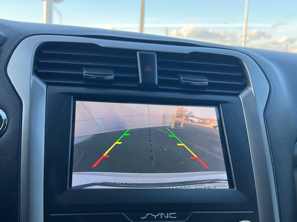 Used 2020 Ford Fusion SE image 27