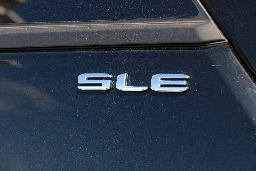 Used 2024 GMC Terrain SLE AWD/4WD image 10