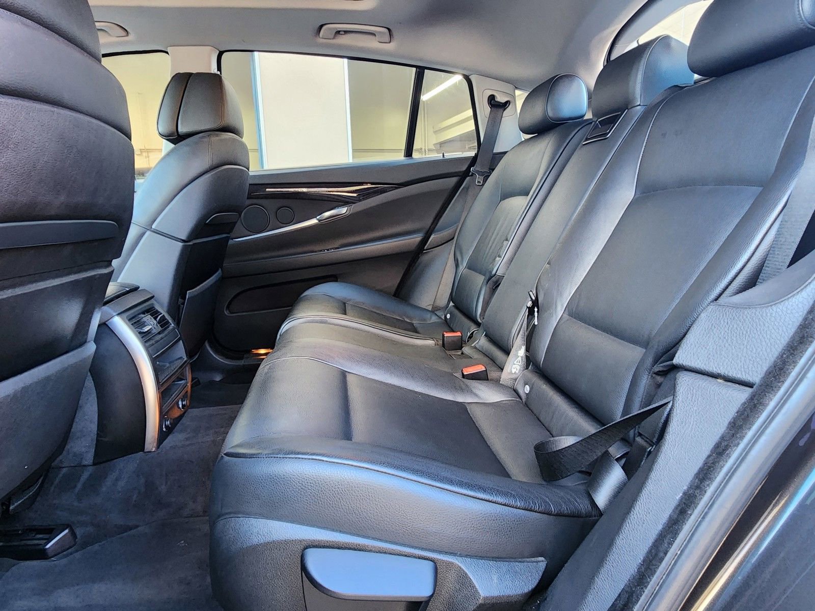 Used 2011 BMW 550i Gran Turismo image 19