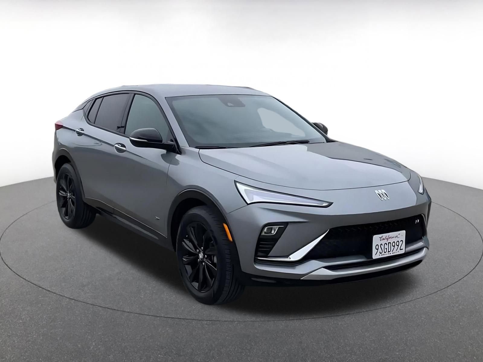 Used 2025 Buick Envista Sport Touring image 3