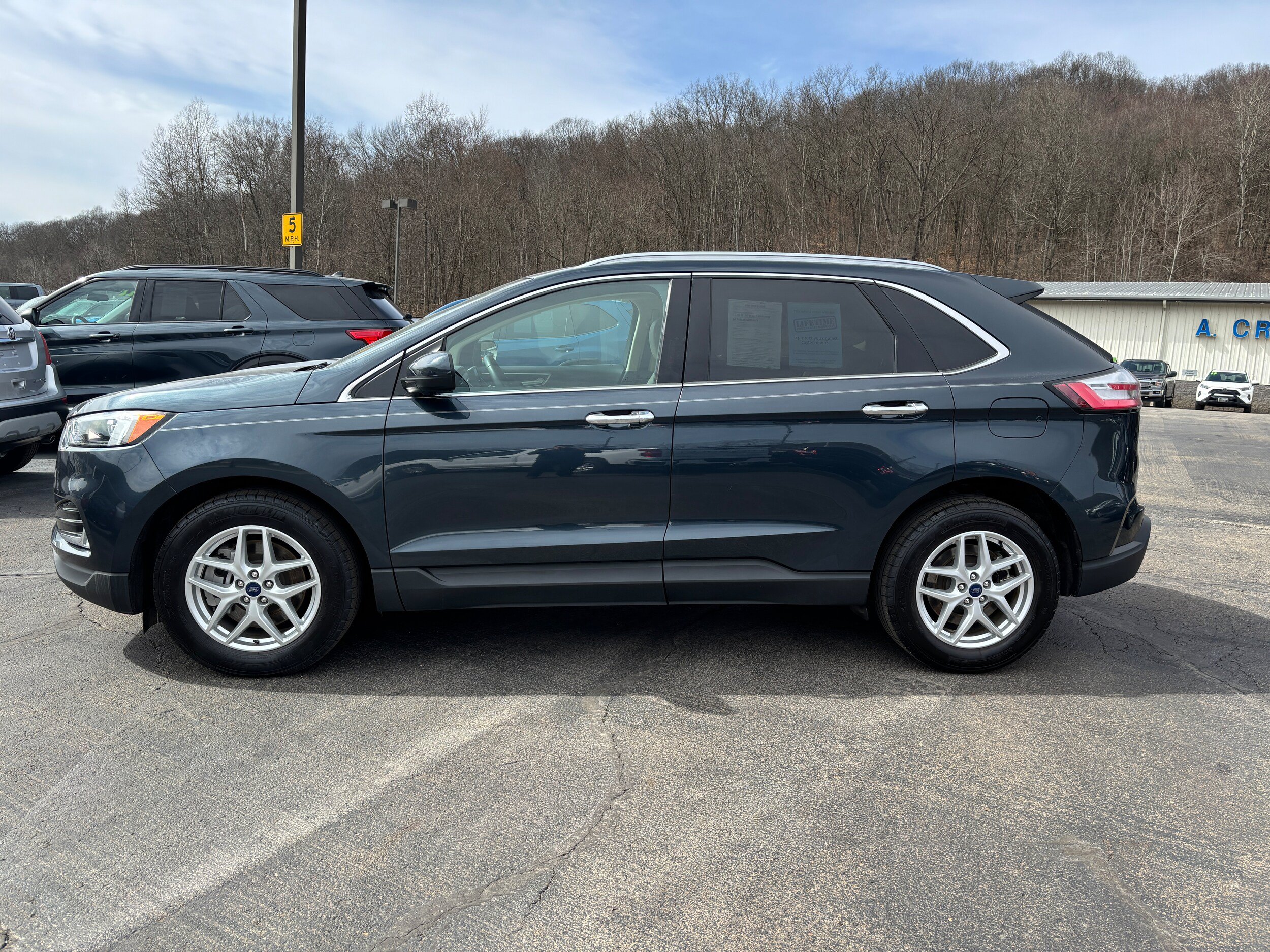 Used 2022 Ford Edge SEL w/ Convenience Package AWD/4WD image 5