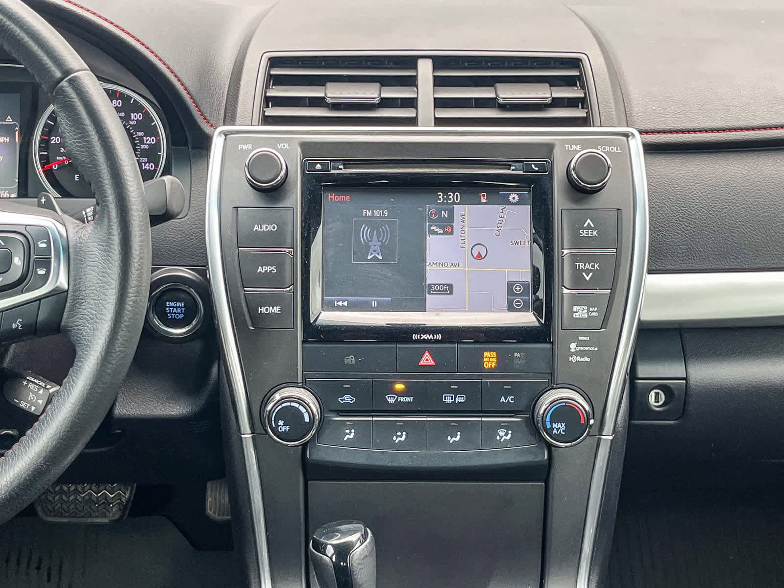 Used 2017 Toyota Camry SE image 12