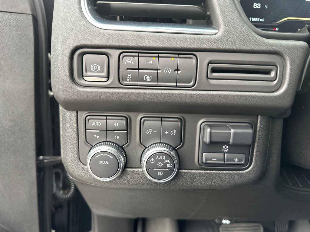 Used 2023 GMC Yukon SLT w/ SLT Luxury Package image 20