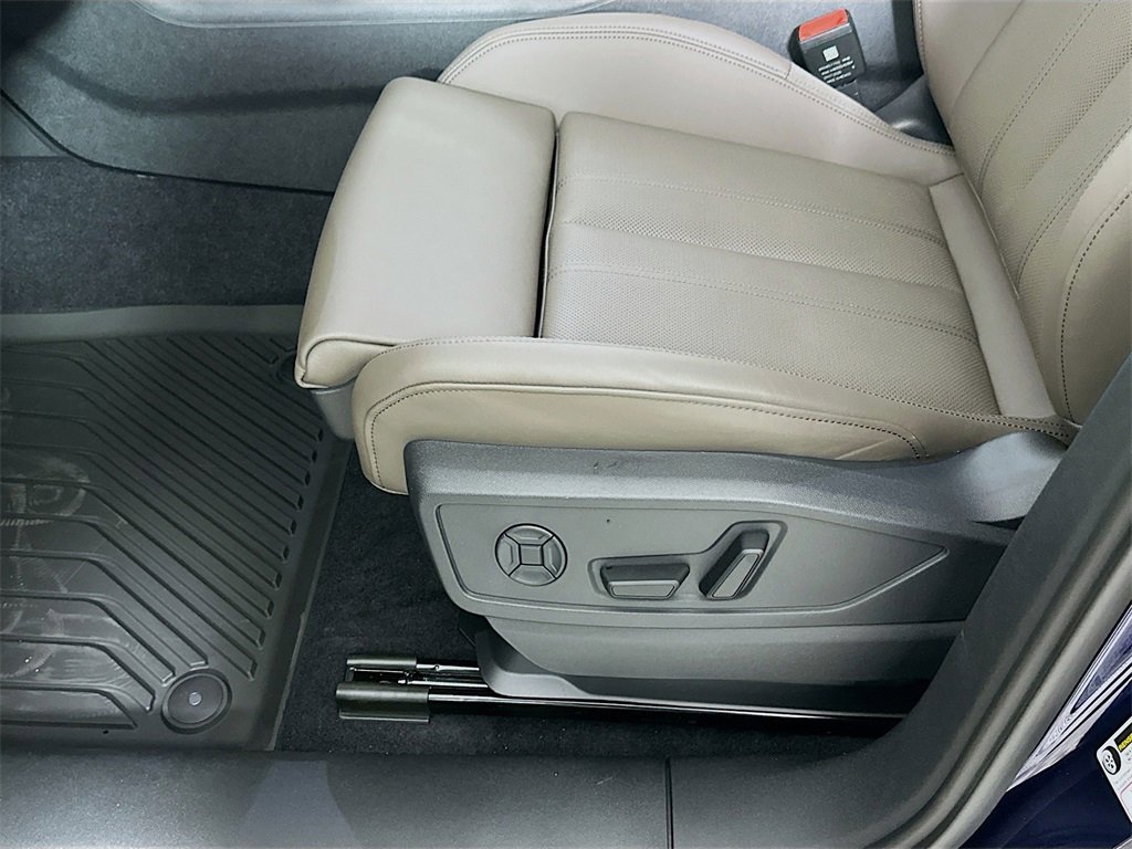 New 2025 Audi Q5 Prestige image 9