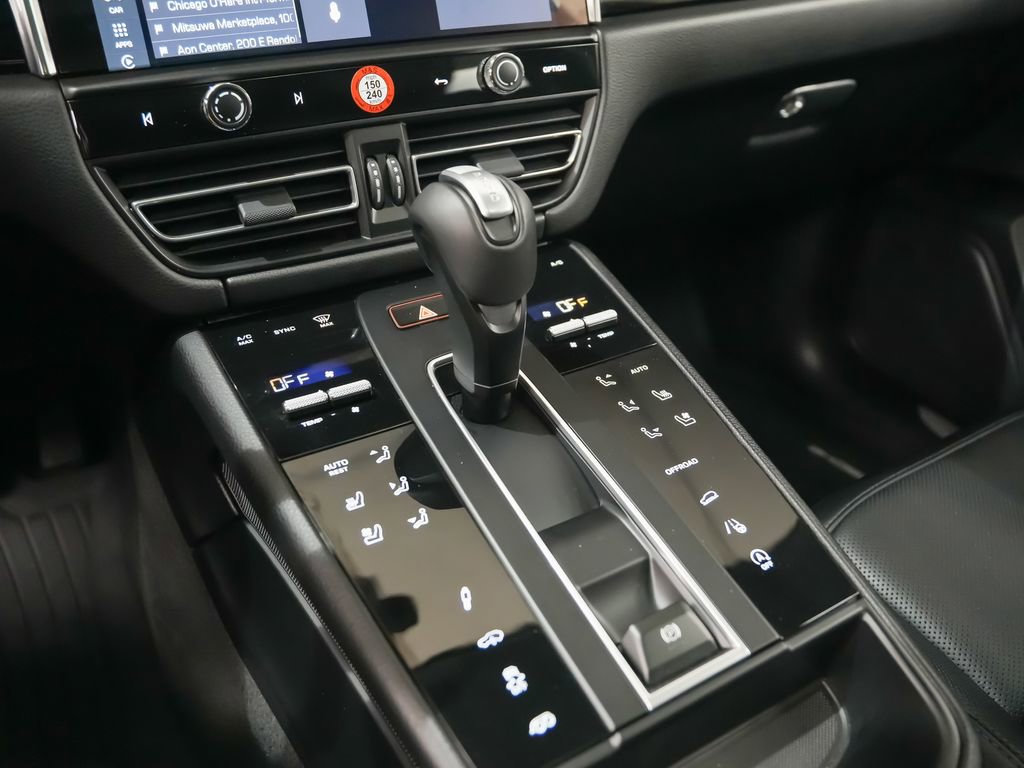 Certified 2025 Porsche Macan S image 33