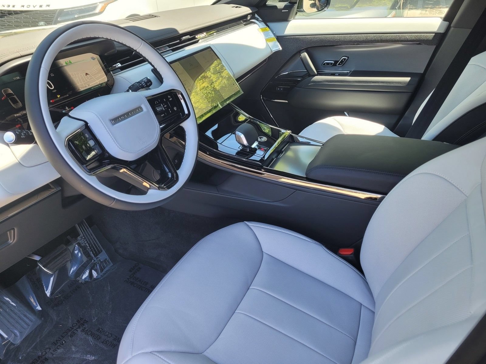 New 2025 Land Rover Range Rover Sport Dynamic SE AWD/4WD image 14