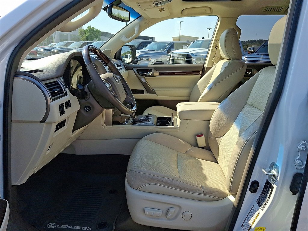 Used 2019 Lexus GX 460 image 13