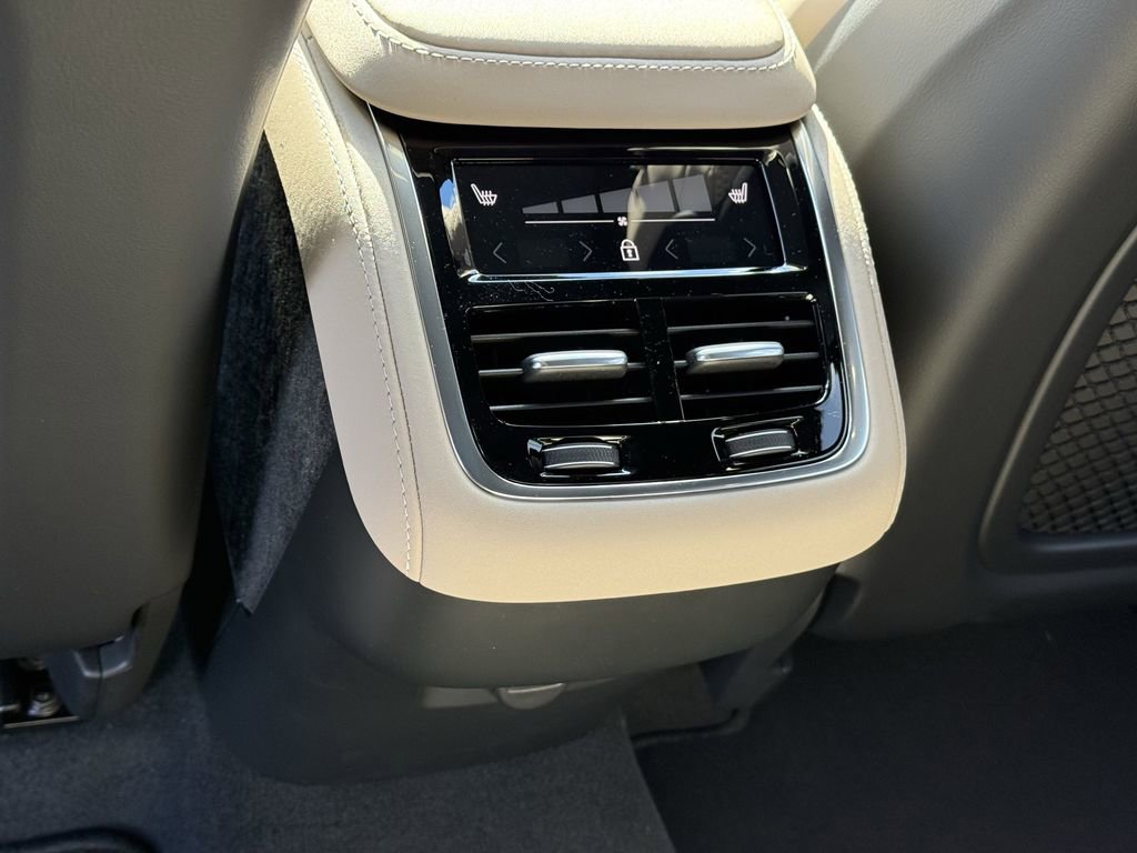 New 2026 Volvo XC90 B6 Ultra w/ Protection Package Premier image 12