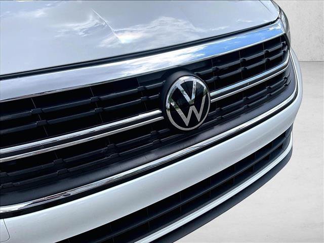 Used 2024 Volkswagen Jetta SE w/ Panoramic Sunroof Package FWD image 27