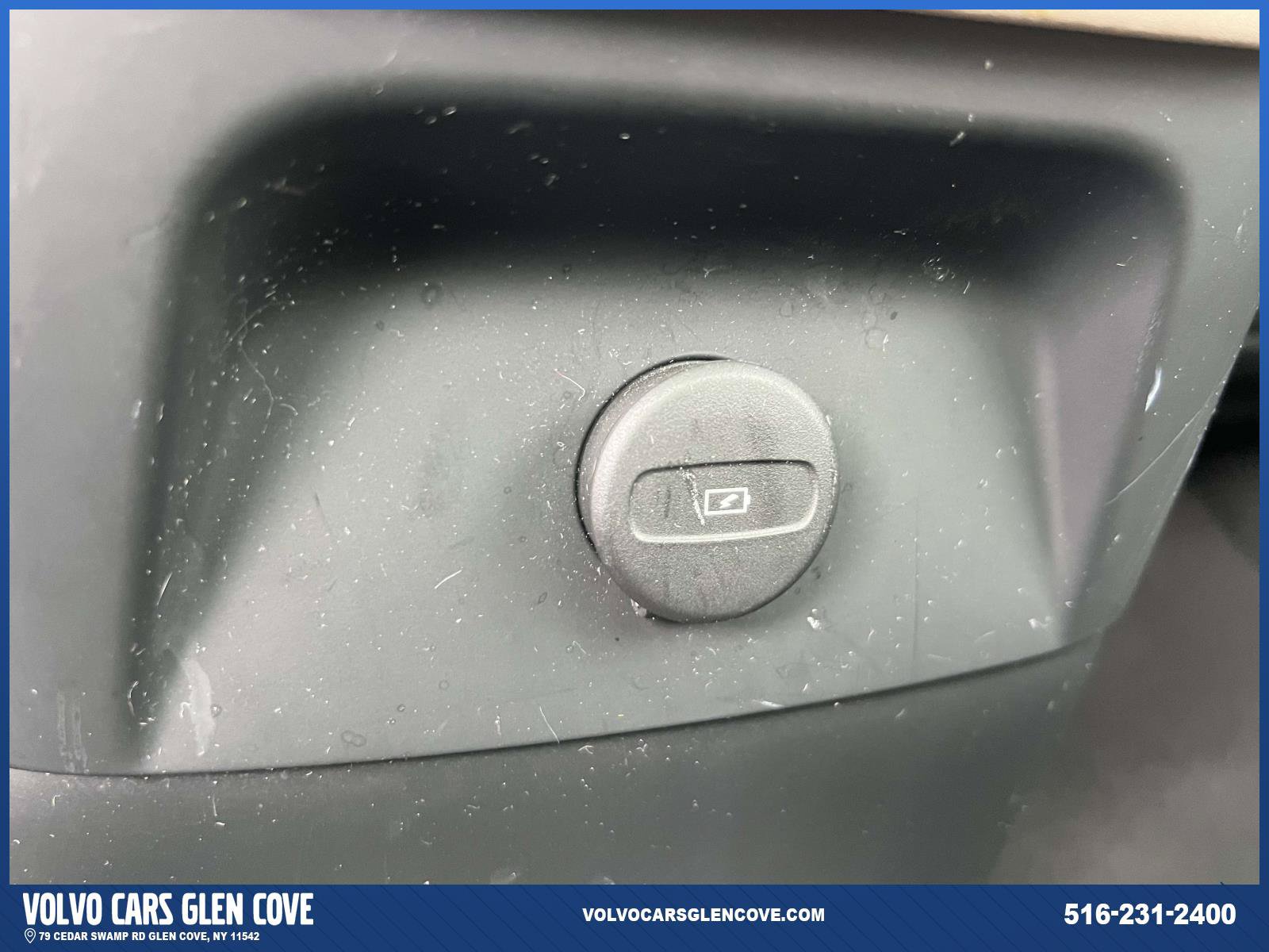 Certified 2025 Volvo XC90 T8 Plus AWD/4WD image 13