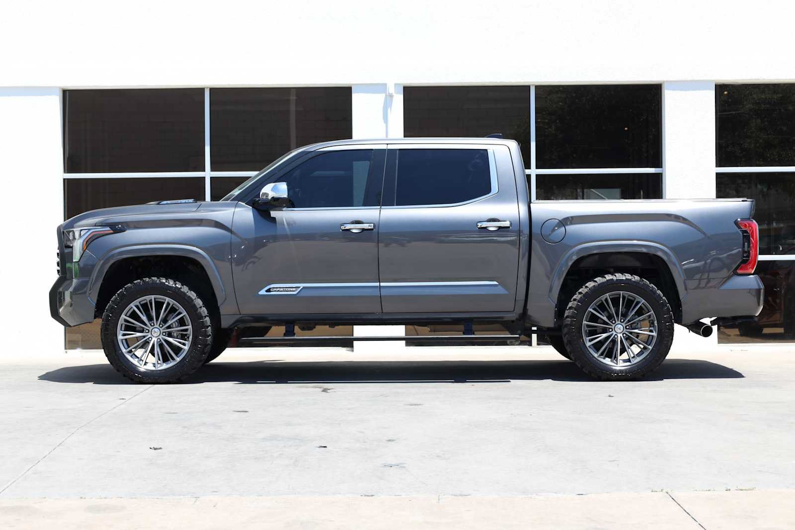 Used 2022 Toyota Tundra Capstone AWD/4WD image 12